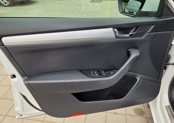 Skoda Superb cena 99900 przebieg: 78633, rok produkcji 2019 z Tychy małe 466